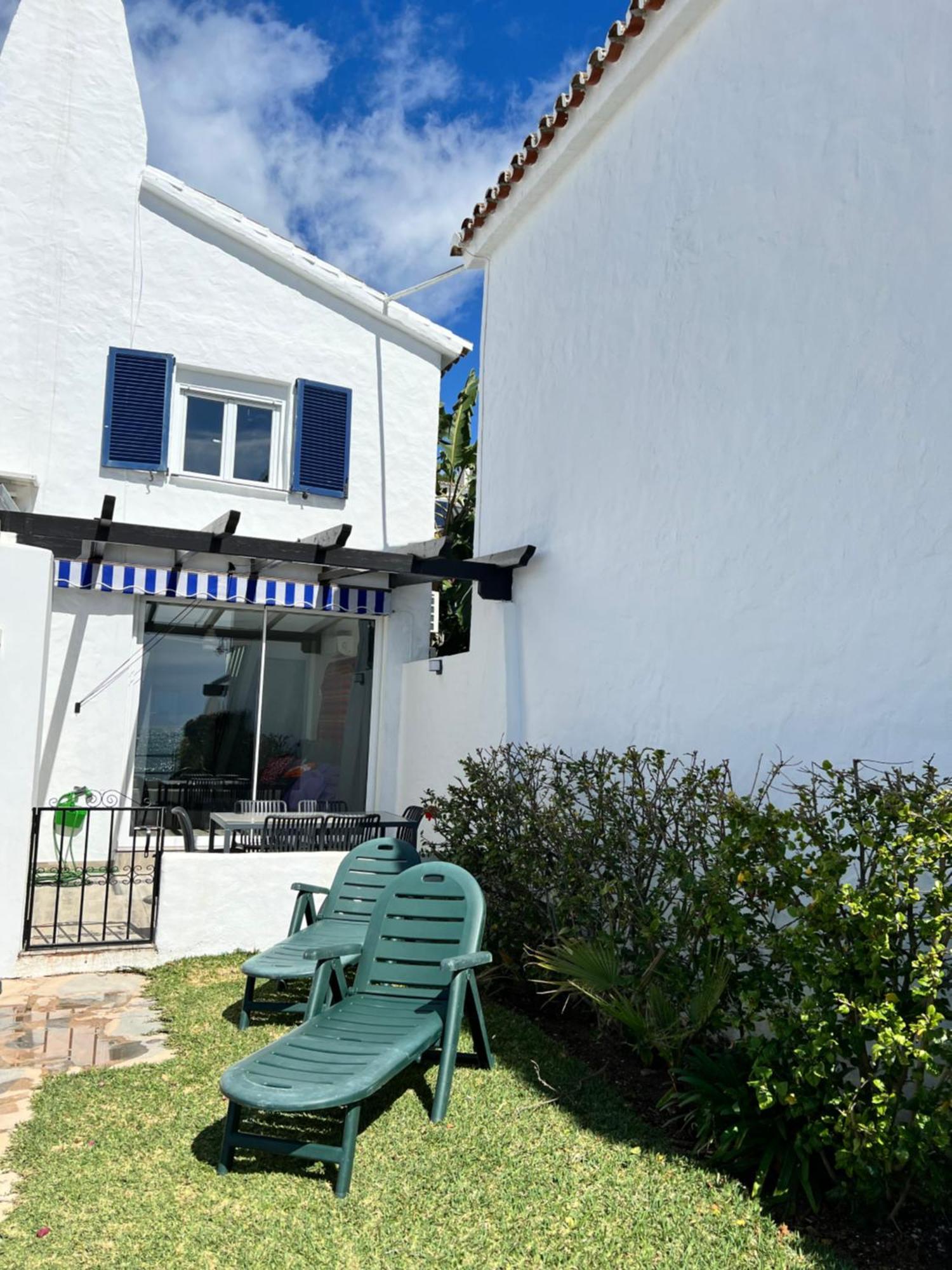 Newly Renovated 2 Bedroom Beachfront House Sitio de Calahonda Extérieur photo