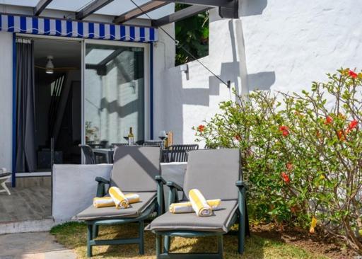 Newly Renovated 2 Bedroom Beachfront House Sitio de Calahonda Extérieur photo