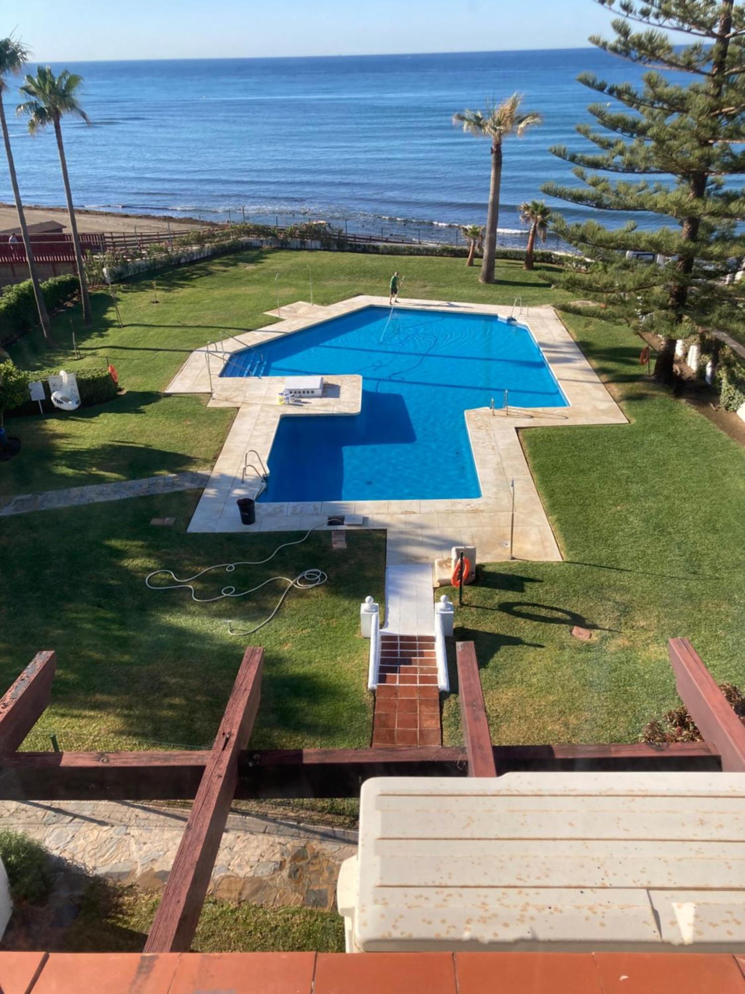 Newly Renovated 2 Bedroom Beachfront House Sitio de Calahonda Extérieur photo